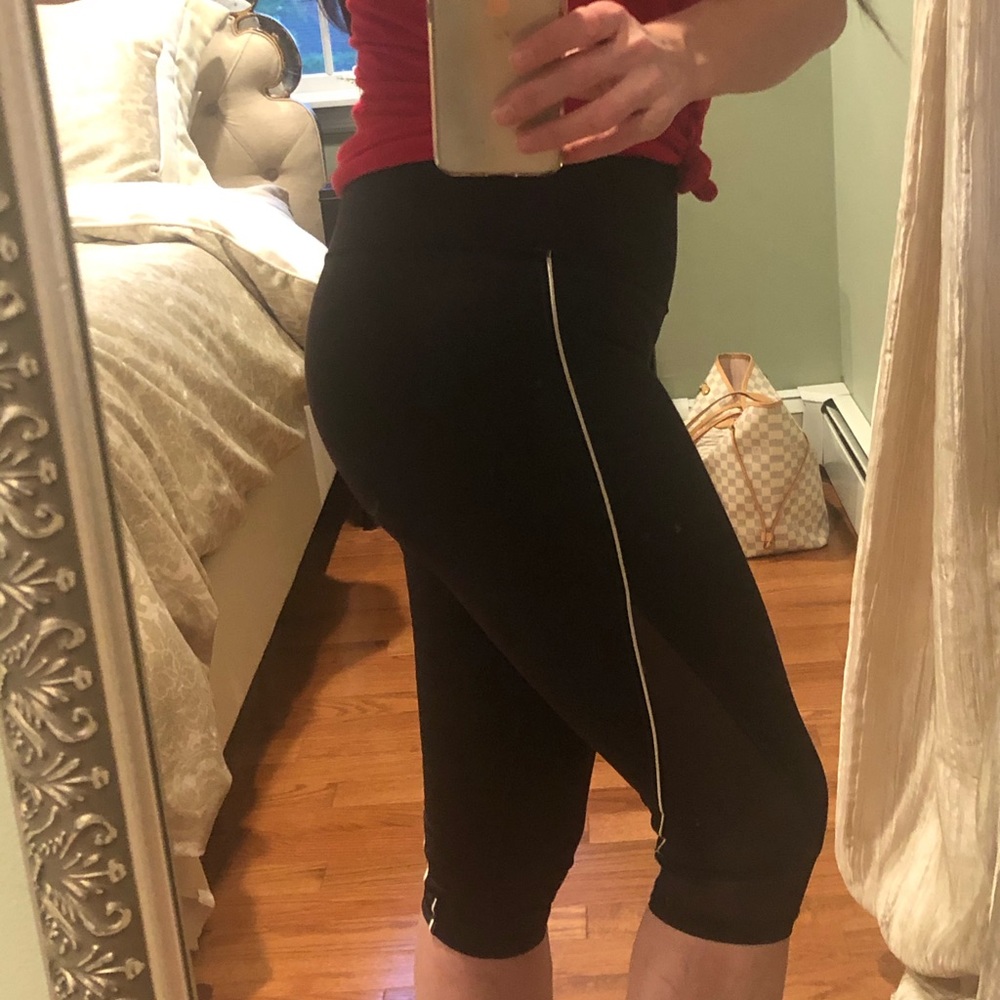 Victoria Sport  Cropped Leggings